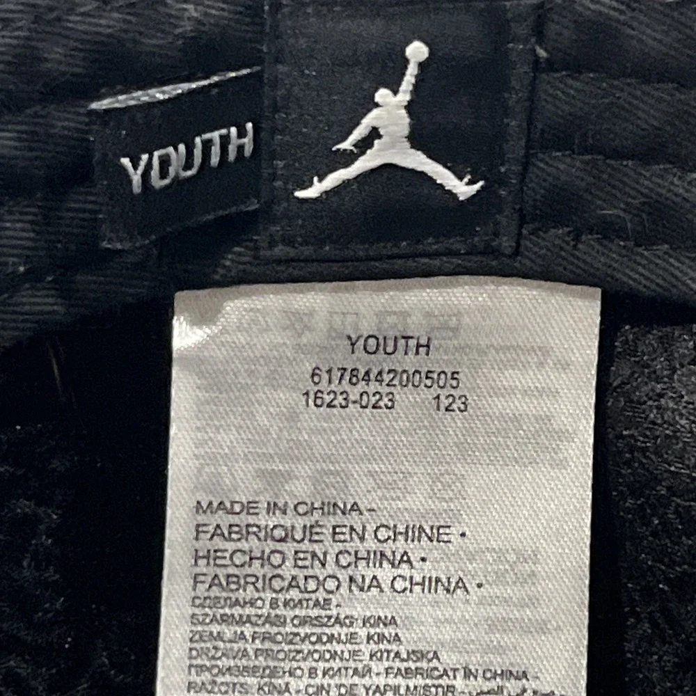 Air Jordan Youth Snapback Hat  Metal Jumpman Logo  Black